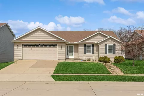 23 Oakley Dr, Le Claire, IA 52753