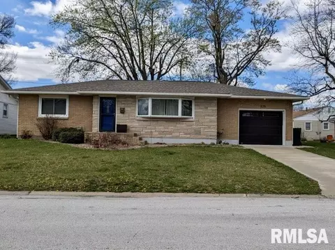 835 Santa Maria Dr, Quincy, IL 62305