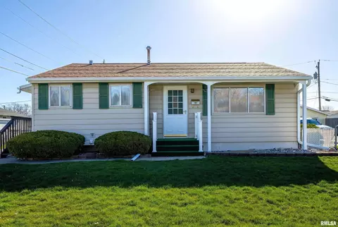 3414 Kennedy Dr, East Moline, IL 61244