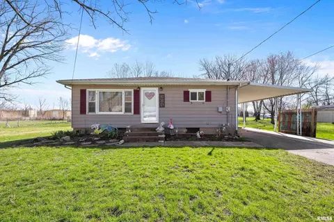 304 Lily Ave, Carbon Cliff, IL 61239