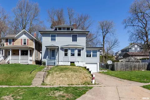 1406 E 9th St, Davenport, IA 52806