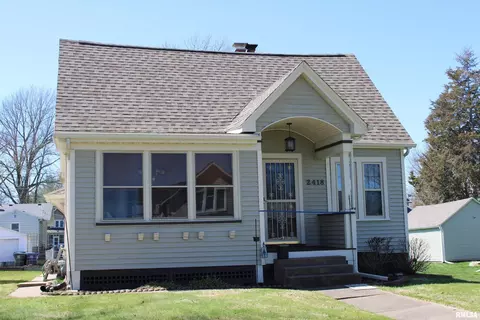 2418 Carey Ave, Davenport, IA 52803
