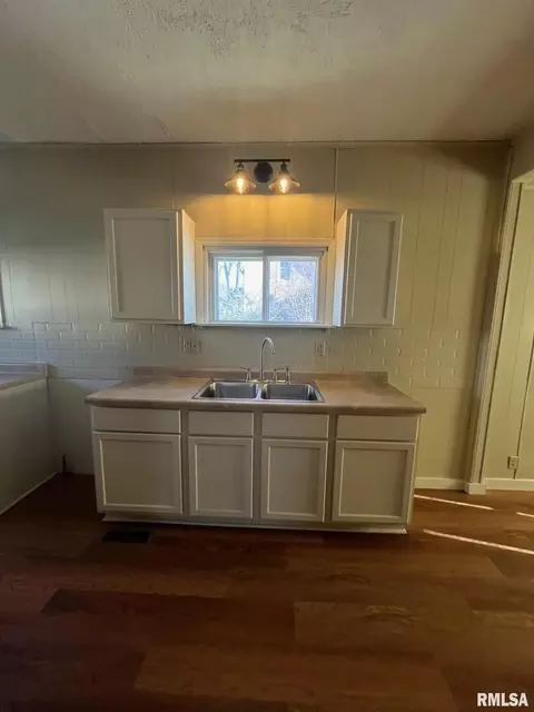 730 W Prospect St, Kewanee, IL 61443 photo 17