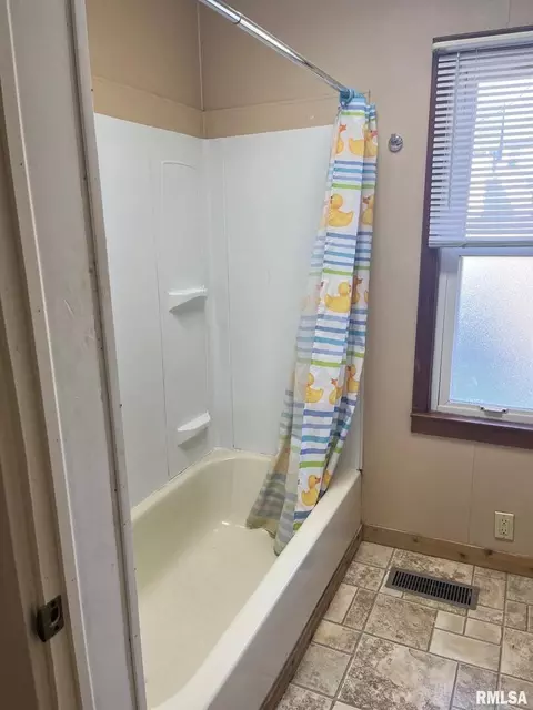 730 W Prospect St, Kewanee, IL 61443 photo 20