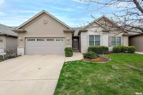 1385 Pinnacle Pines Ct, Bettendorf, IA 52722