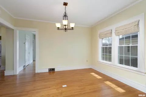 2428 13th St, Moline, IL 61265 photo 8