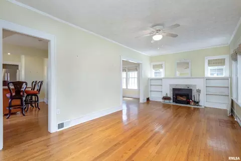 2428 13th St, Moline, IL 61265 photo 5