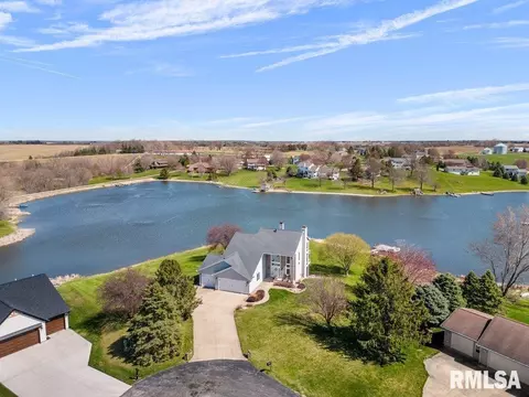 20605 271st St, Eldridge, IA 52748