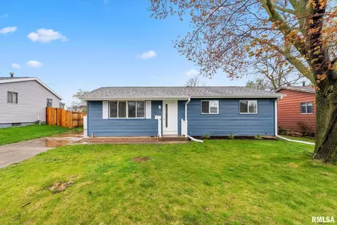 2322 N Thornwood Ave, Davenport, IA 52804