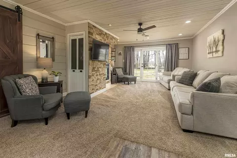 1313 E Clark Trl, Herrin, IL 62948 photo 5