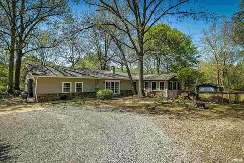 1313 E Clark Trl, Herrin, IL 62948