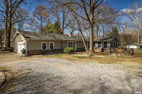 1313 E Clark Trl, Herrin, IL 62948 photo 2