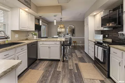 1313 E Clark Trl, Herrin, IL 62948 photo 9