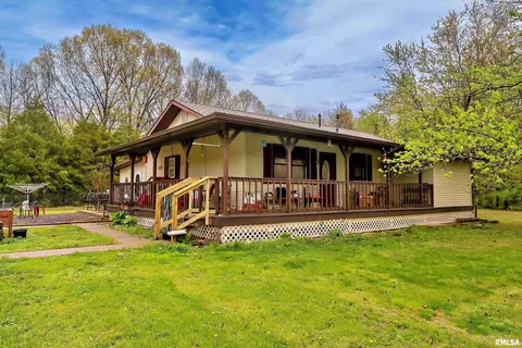 10872 Simpkins Ln, Marion, IL 62959
