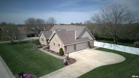 1701 Springmeier Dr, Quincy, IL 62305