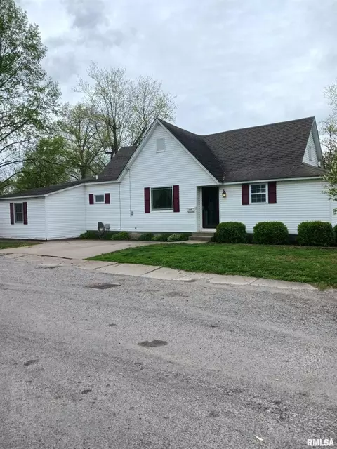 602 W Chestnut St, West Frankfort, IL 62896