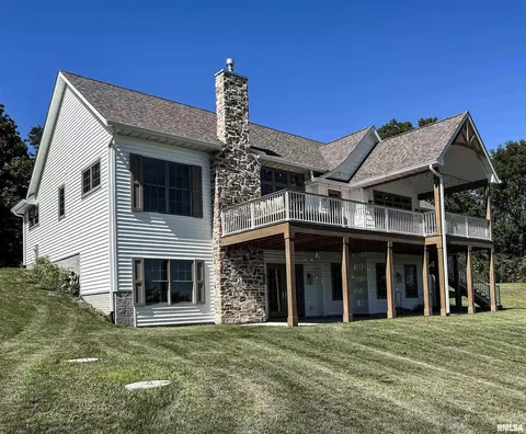28022 231st Street Ct, Le Claire, IA 52753