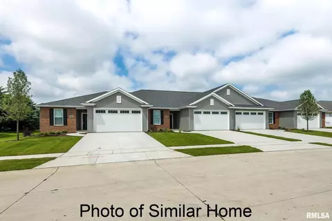 5669 Kristi Ln, Bettendorf, IA 52722