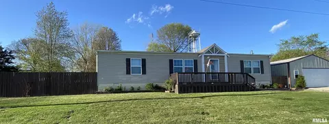 211 W Union St, Waltonville, IL 62894