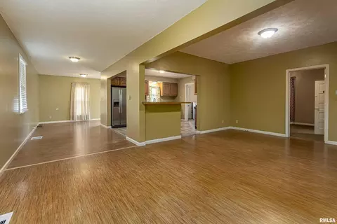 501 S 20th St, Herrin, IL 62948 photo 5