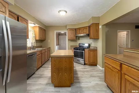 501 S 20th St, Herrin, IL 62948 photo 6