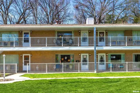 1104 Kimberly Rd #904, Bettendorf, IA 52722