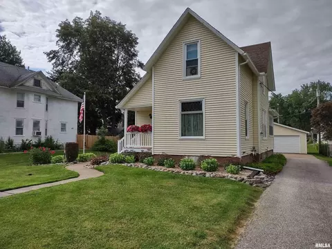 309 E Flagg St, Walcott, IA 52773 photo 7