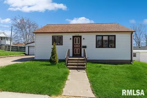 1113 S 6th St, Clinton, IA 52732