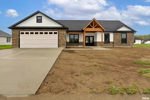 1112 Early Bird Ln, Marion, IL 62959