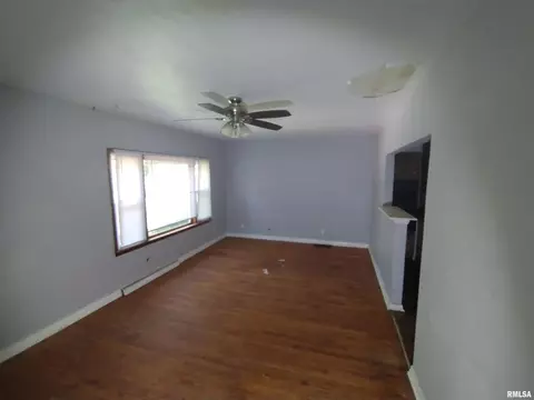 225 Hero St, Silvis, IL 61282 photo 5