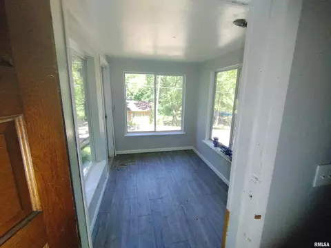225 Hero St, Silvis, IL 61282 photo 6