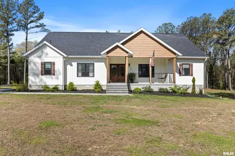 20 Fern Hill Ln, Goreville, IL 62939