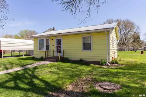 207 S Prospect St, Cambridge, IL 61238