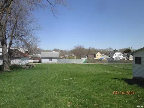 912 E Clinton St, Freeport, IL 61032 photo 22
