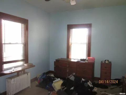 912 E Clinton St, Freeport, IL 61032 photo 8
