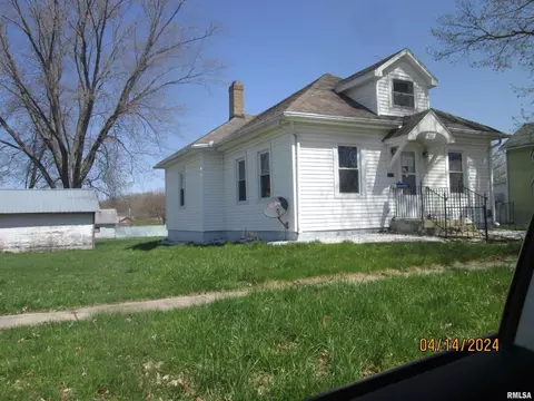 912 E Clinton St, Freeport, IL 61032 photo 18