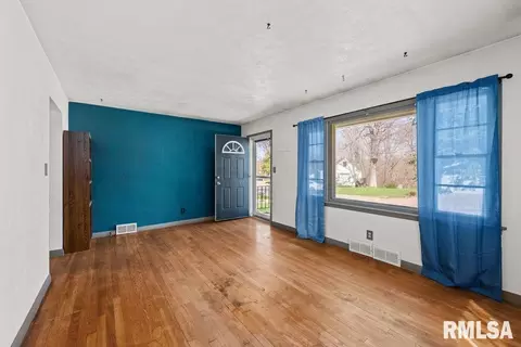 905 54th St #B, Moline, IL 61265 photo 16