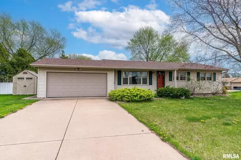 4105 Sturdevant St, Davenport, IA 52806