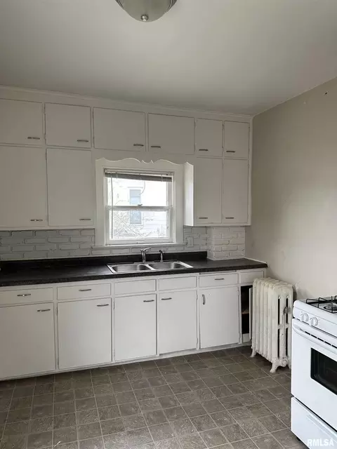 1220 15th St, Moline, IL 61265 photo 5