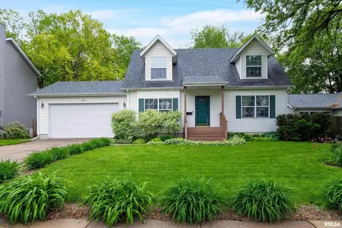1611 Mississippi Blvd, Bettendorf, IA 52722