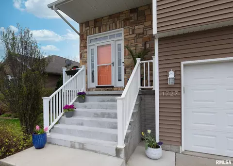 4727 W 13th St, Davenport, IA 52804