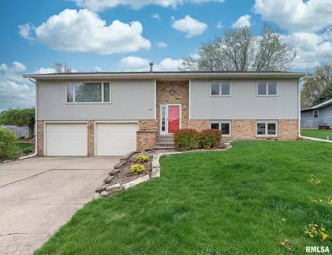 714 Meadowlawn Dr, Geneseo, IL 61254
