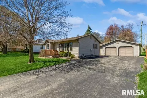 402 Maple Ave, Morrison, IL 61270 photo 3