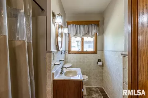 402 Maple Ave, Morrison, IL 61270 photo 15
