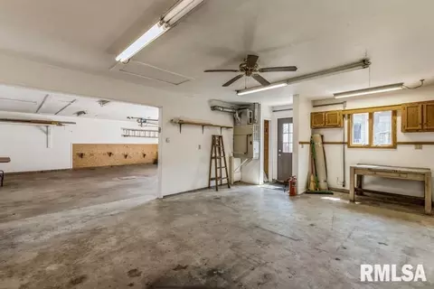 402 Maple Ave, Morrison, IL 61270 photo 5