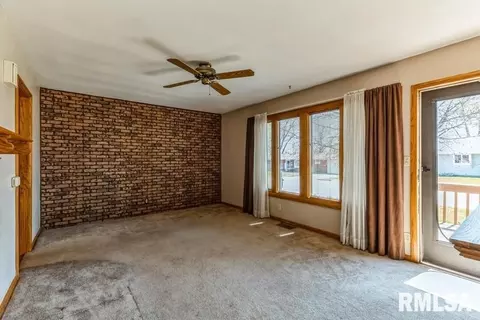 402 Maple Ave, Morrison, IL 61270 photo 8