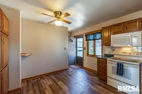 402 Maple Ave, Morrison, IL 61270 photo 11