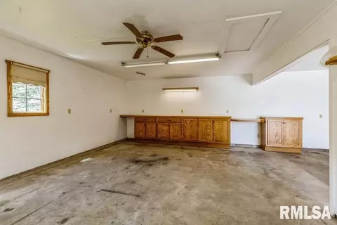 402 Maple Ave, Morrison, IL 61270 photo 4