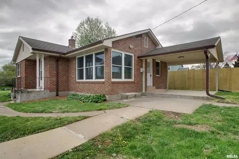 930 Maple St, Quincy, IL 62301