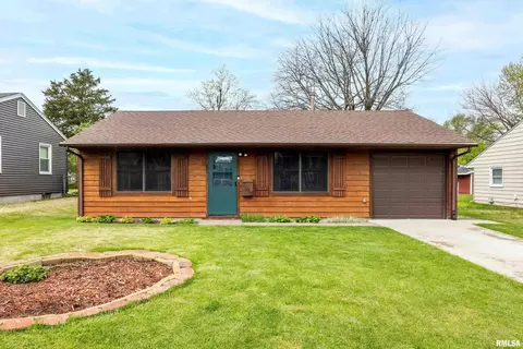 1942 N Michigan Ave, Davenport, IA 52804